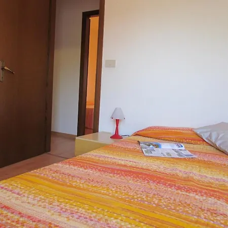 Apartment With Shared Pools Бібіоне