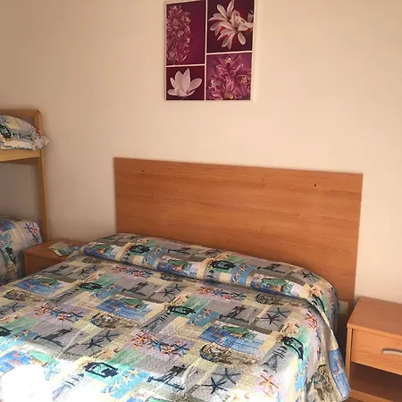 アパート With Shared Pools ビビオーネ