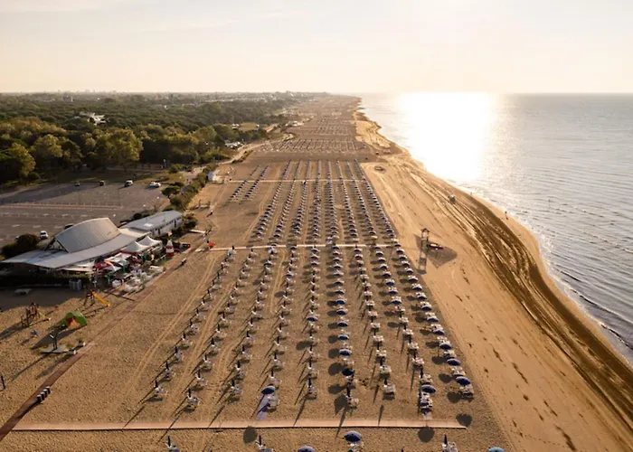 شقة With Shared Pools *